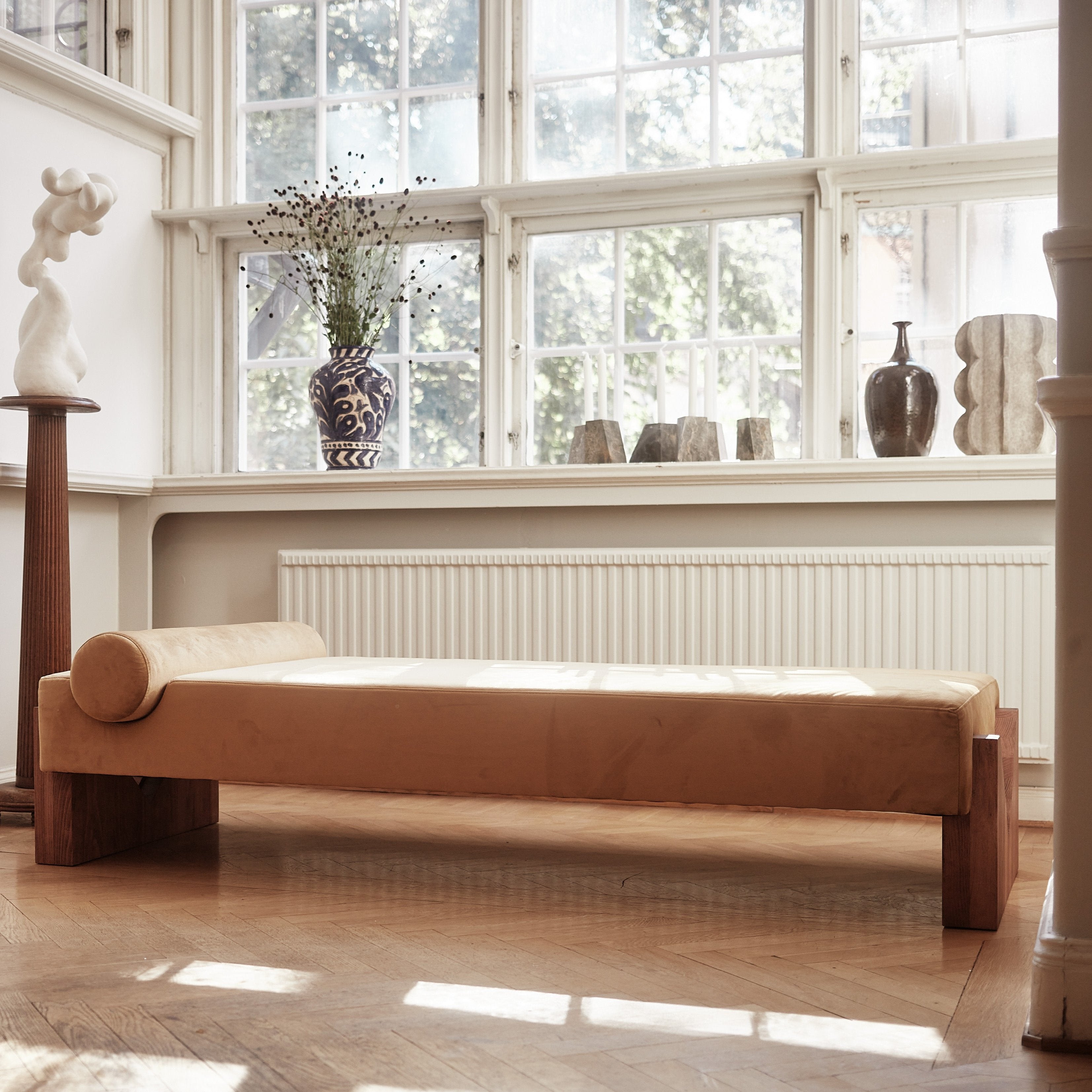V Day Bed Velvet