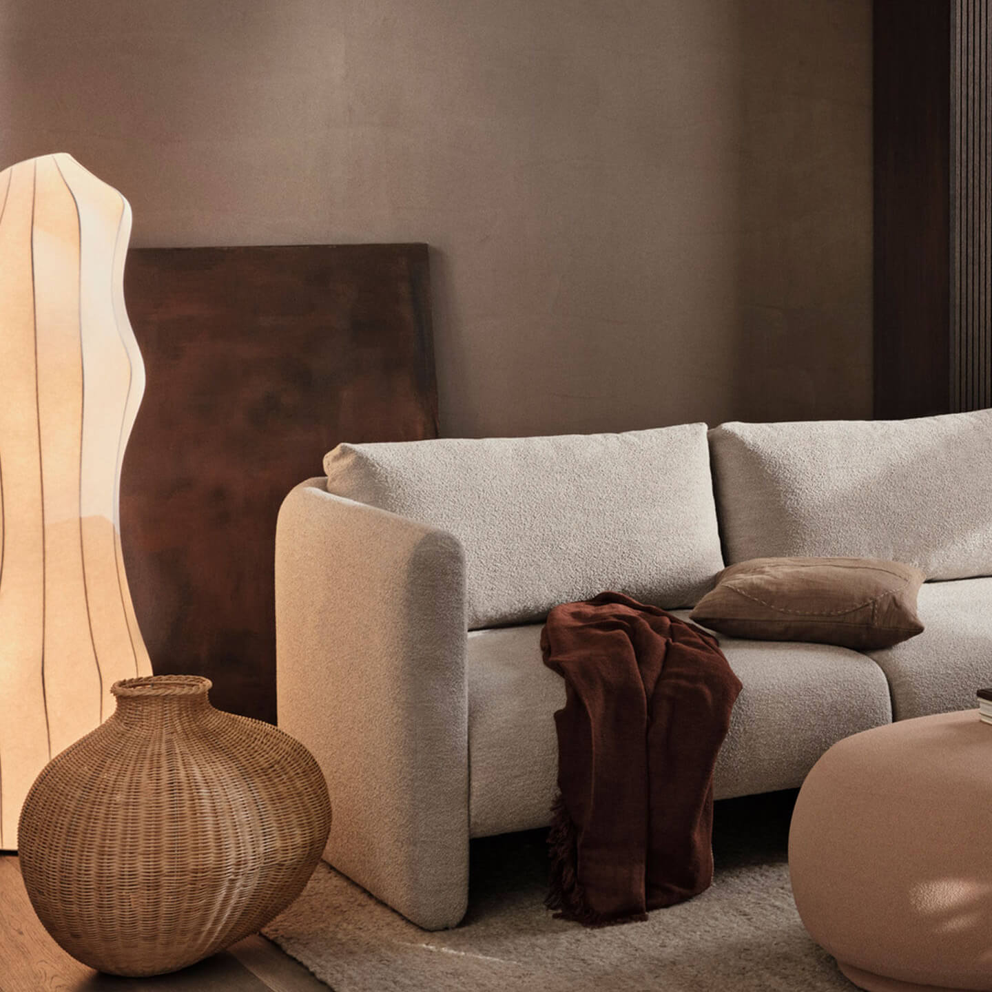 Dae Floor Lamp - White