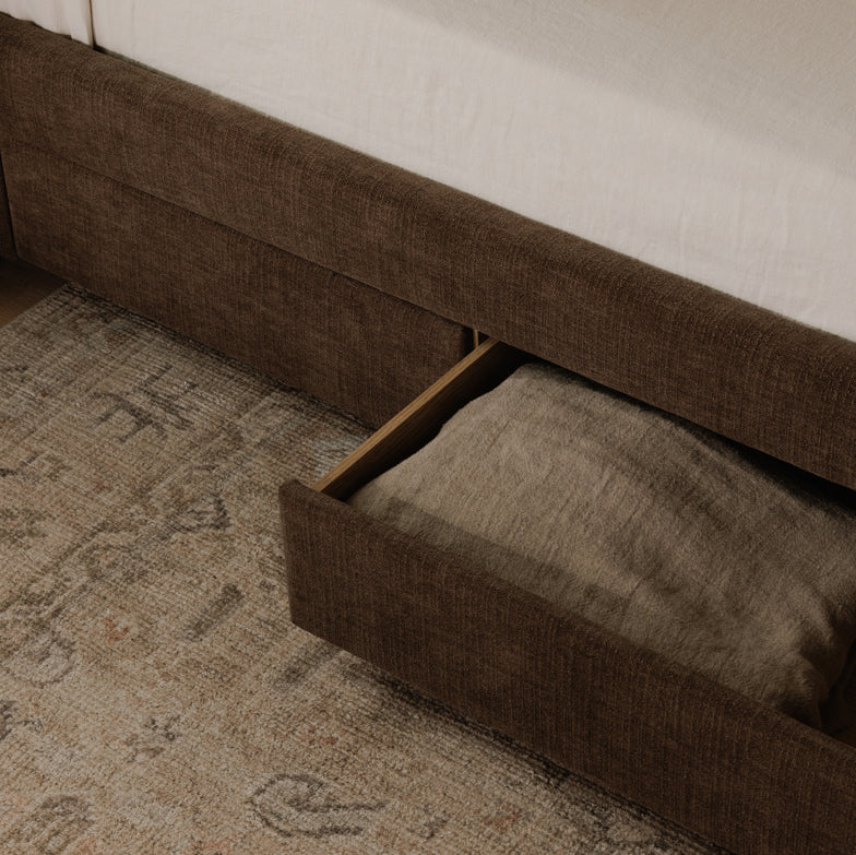 Lola Bed