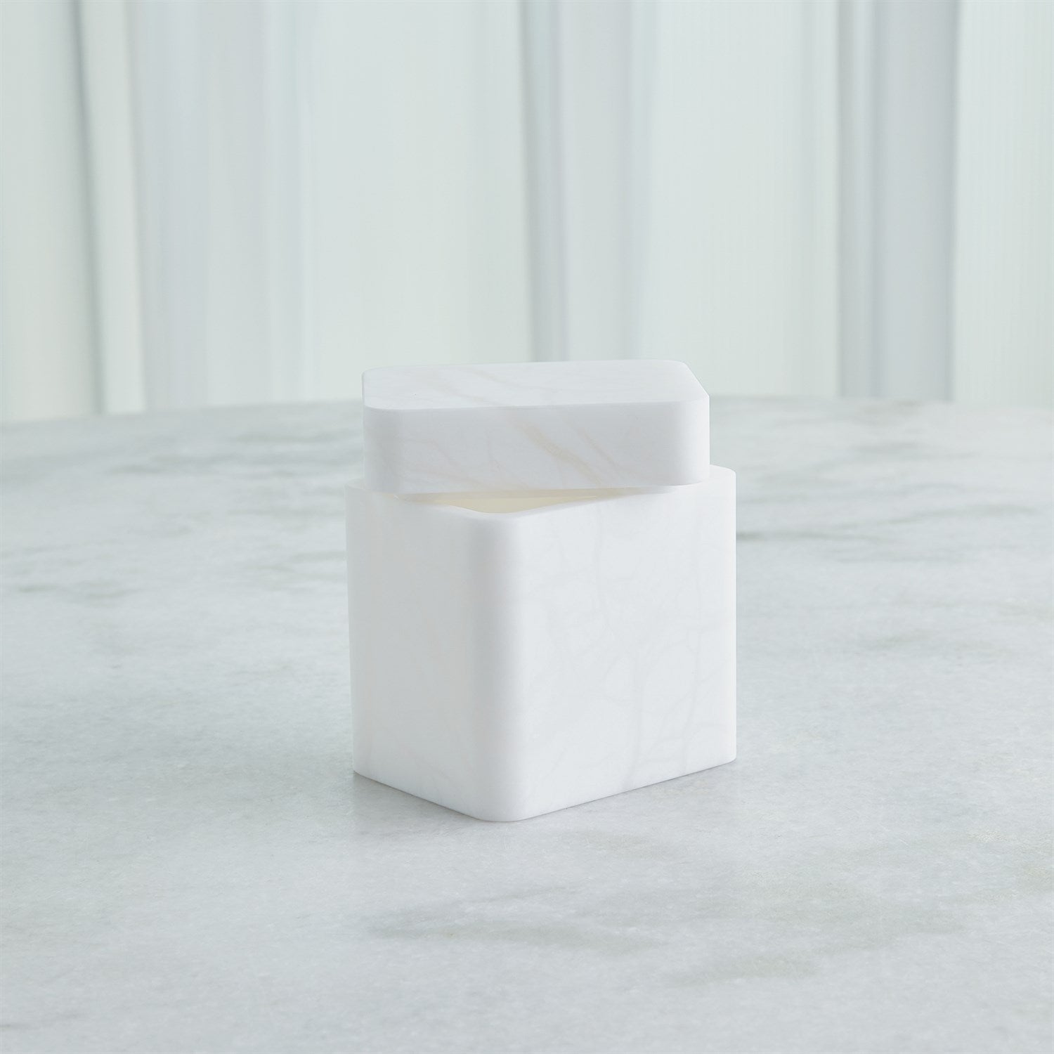 Raggio Collection - White