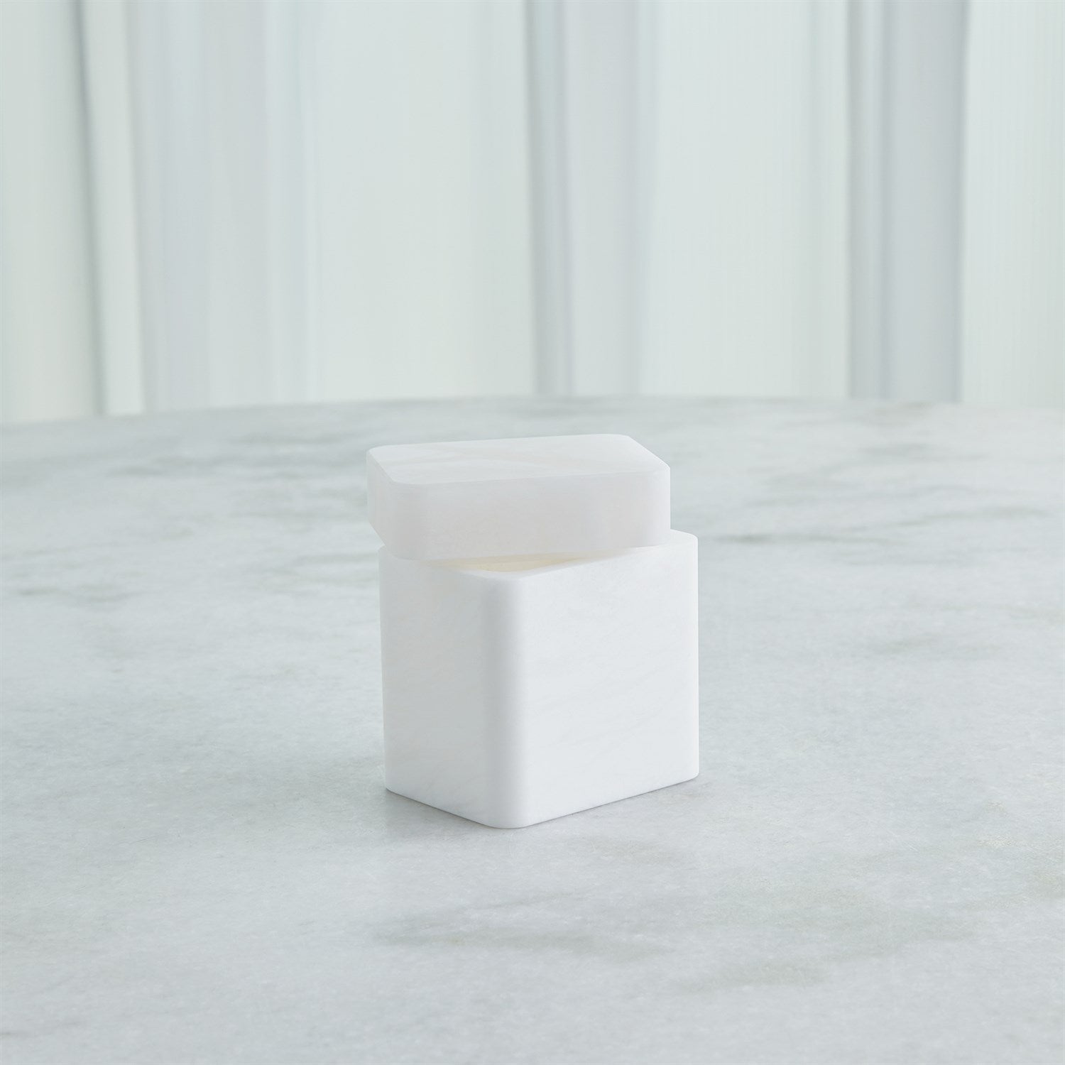 Raggio Collection - White