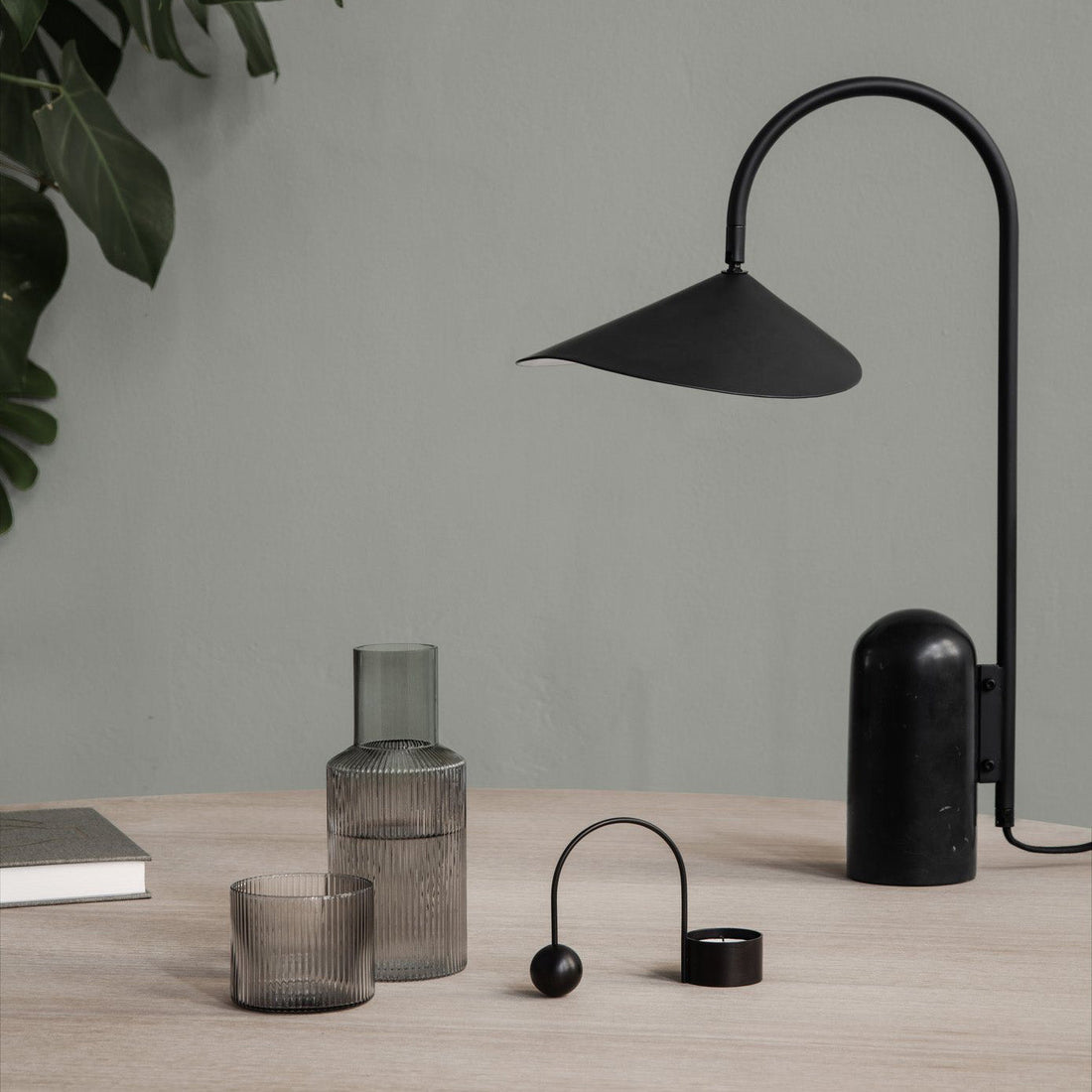 Arum Table Lamp - Black