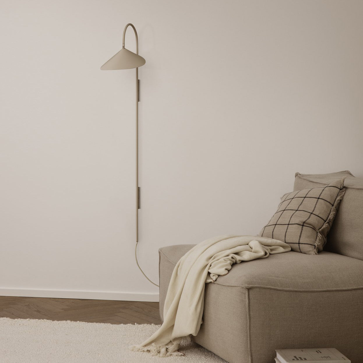 Arum Tall Wall Lamp - Cashmere