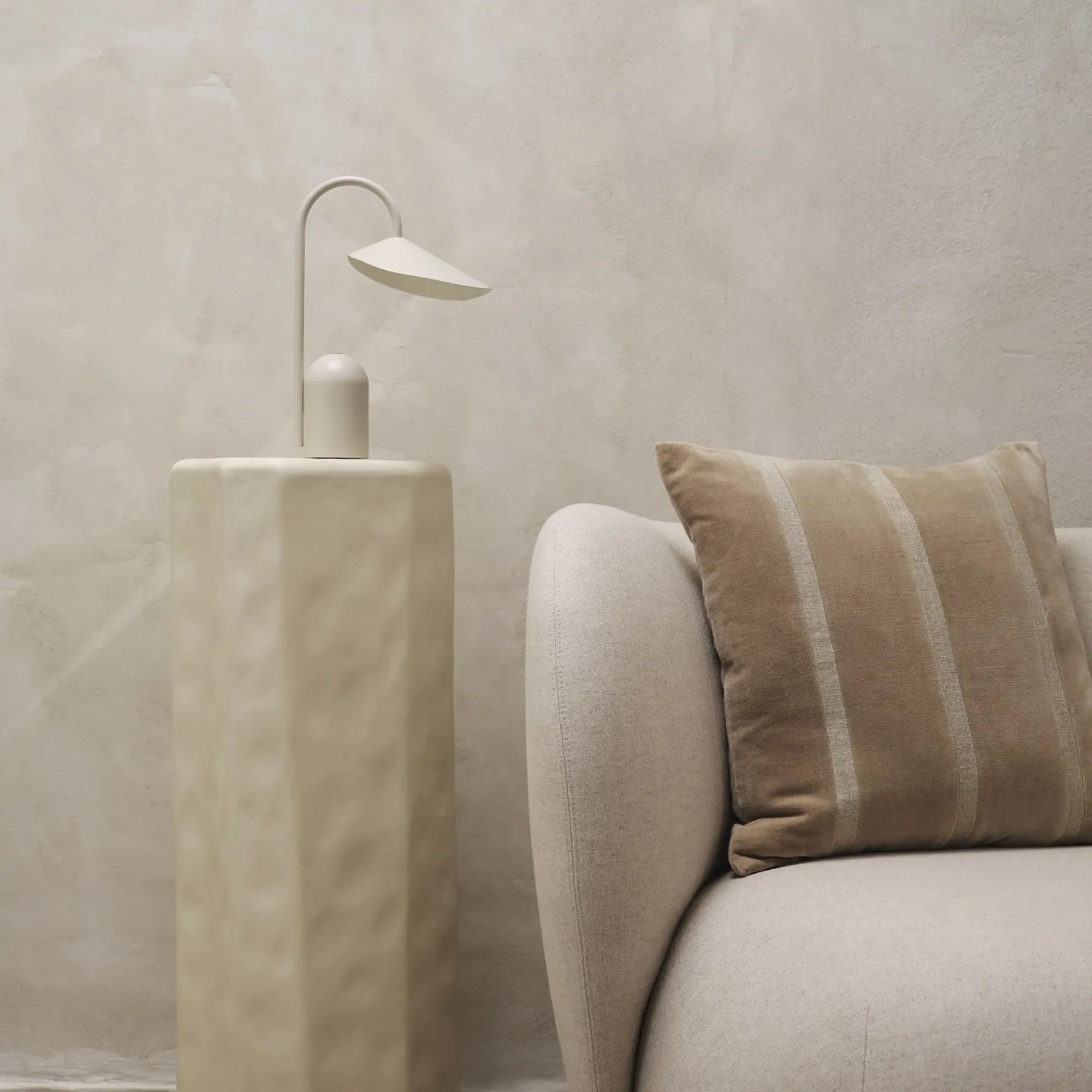 Arum Portable Lamp