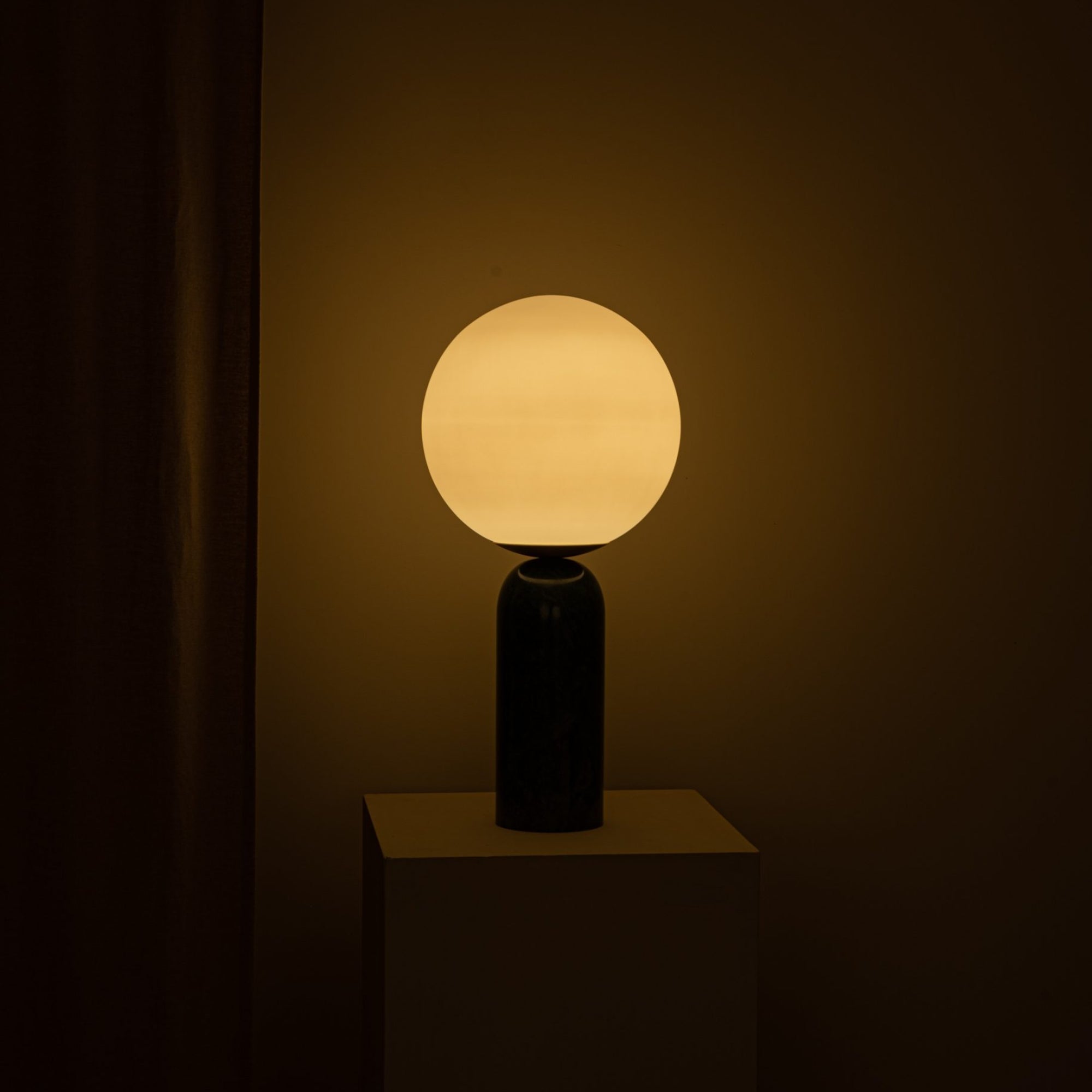 Atlas Table Lamp
