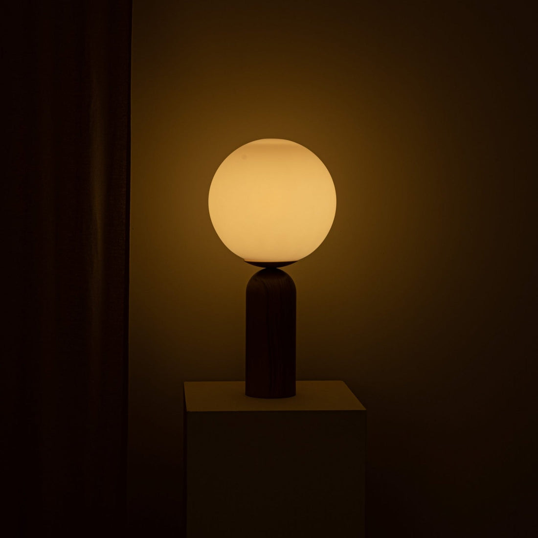 Atlas Table Lamp