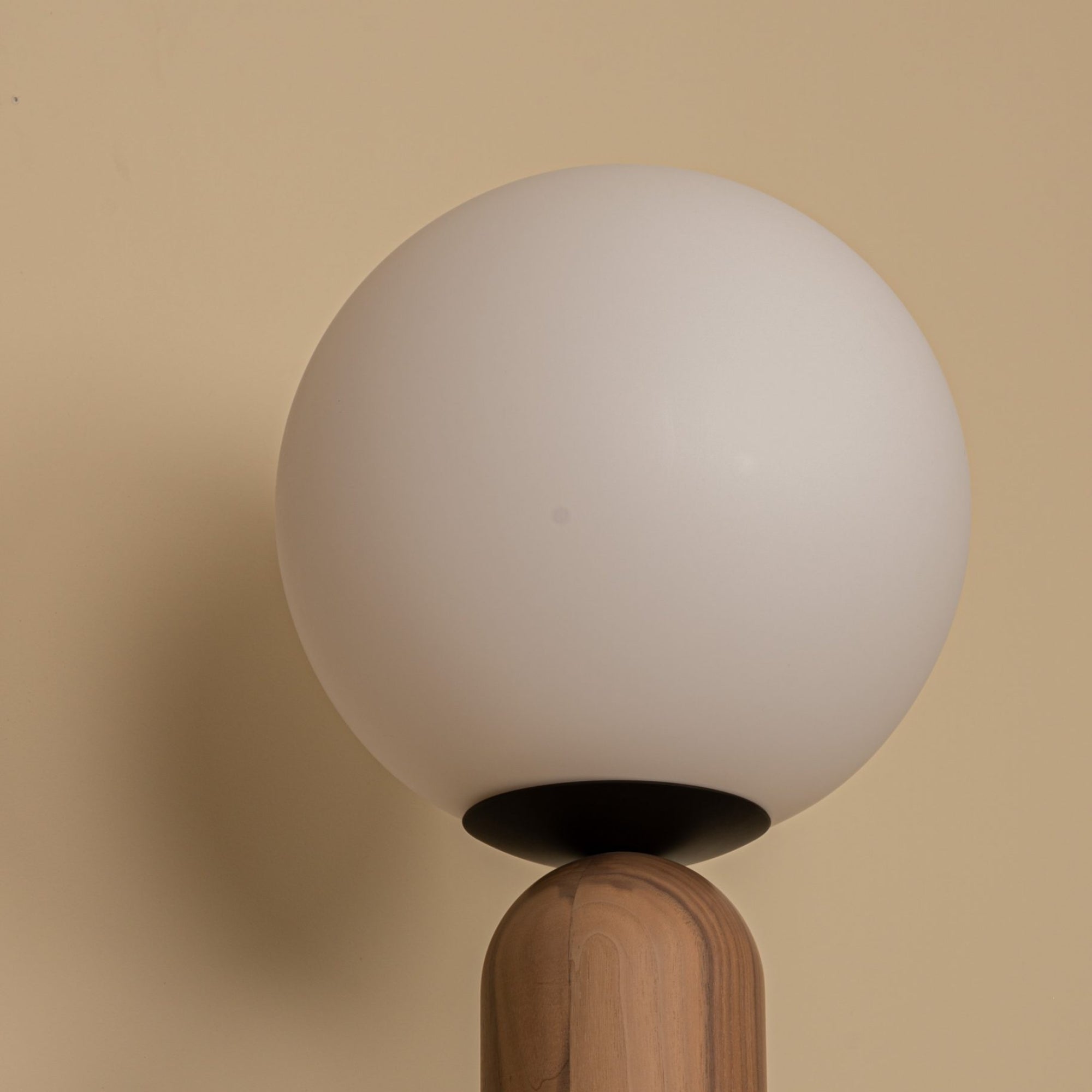 Atlas Table Lamp