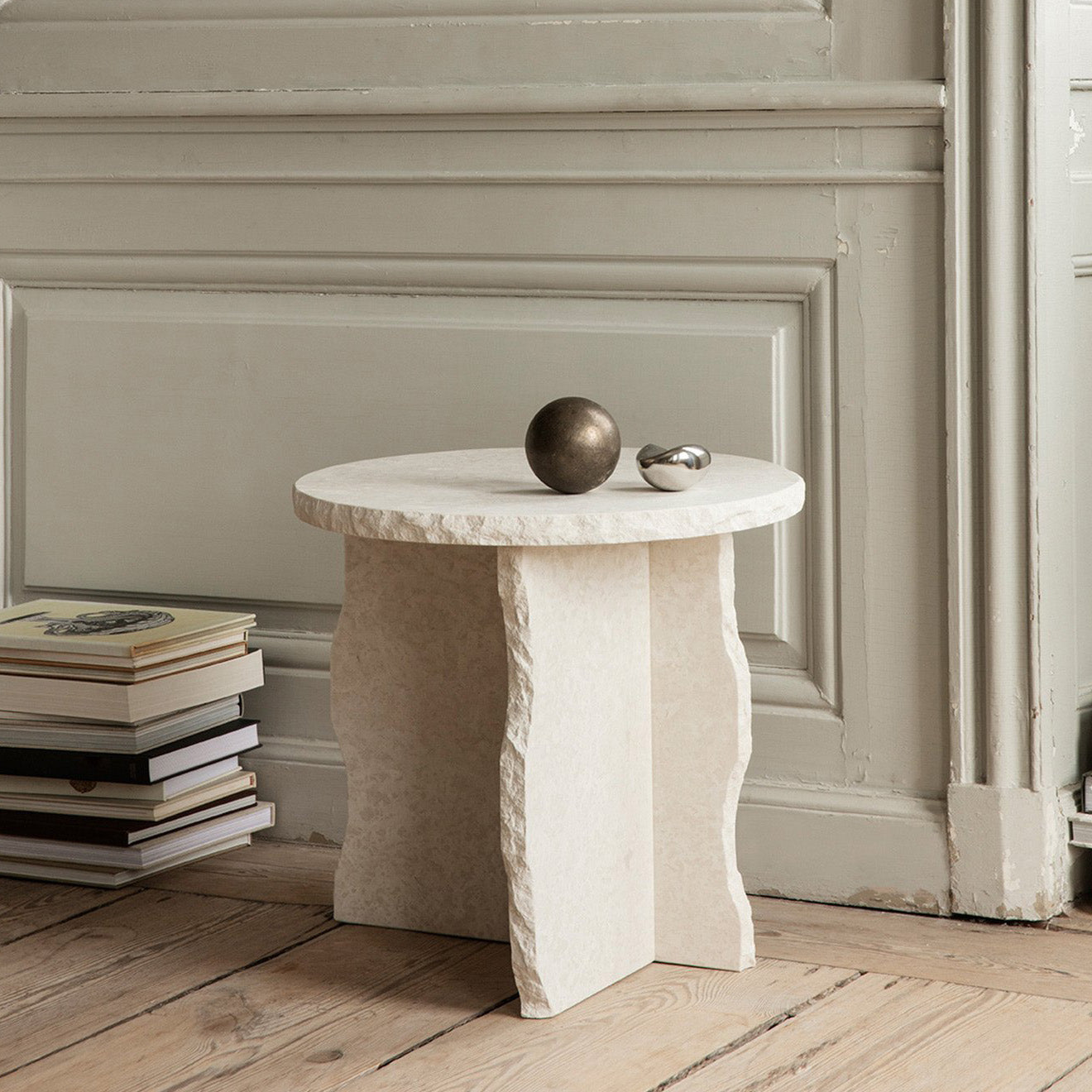 Mineral Sculptural Table - Bianco Curia