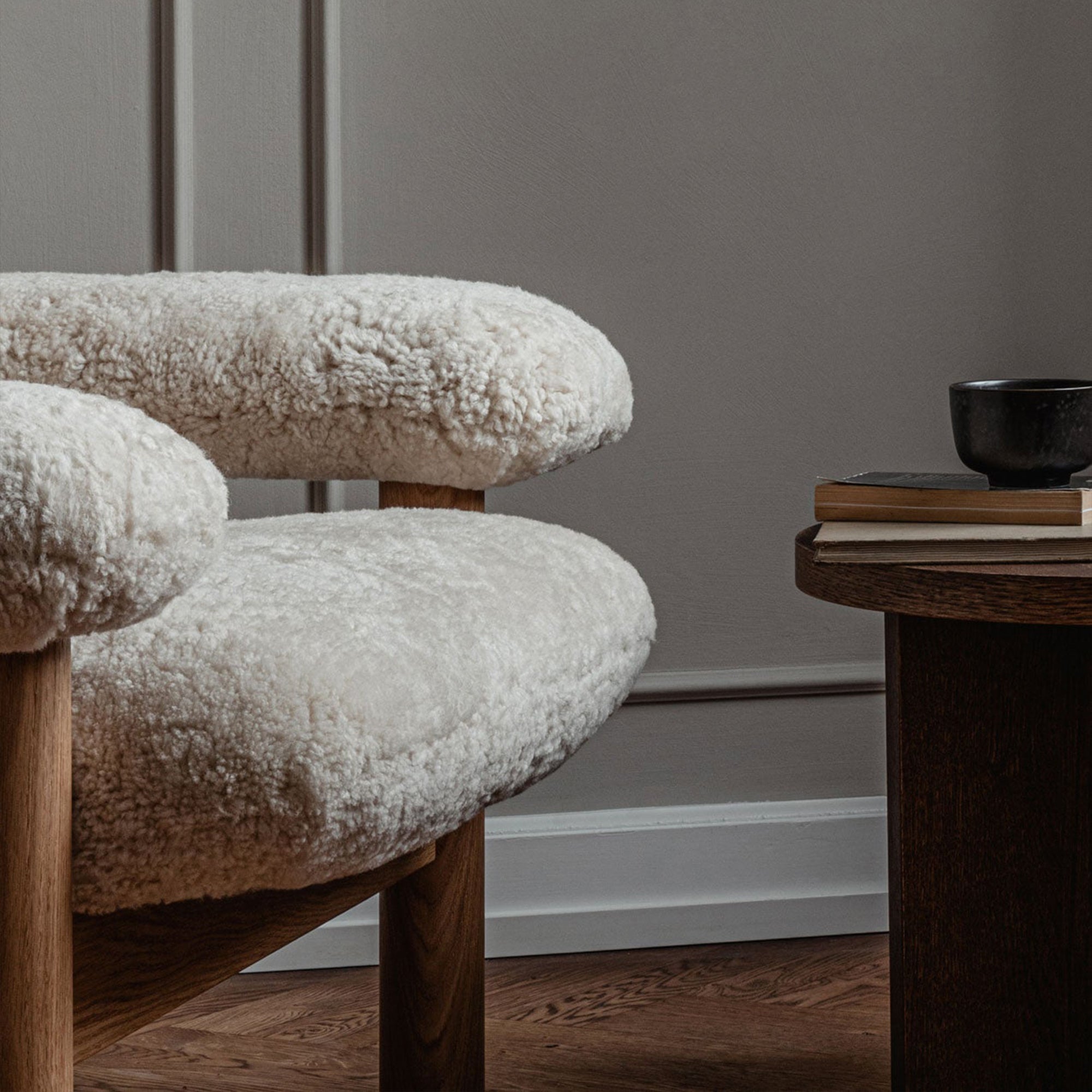 Brasilia Lounge Chair - Sheepskin