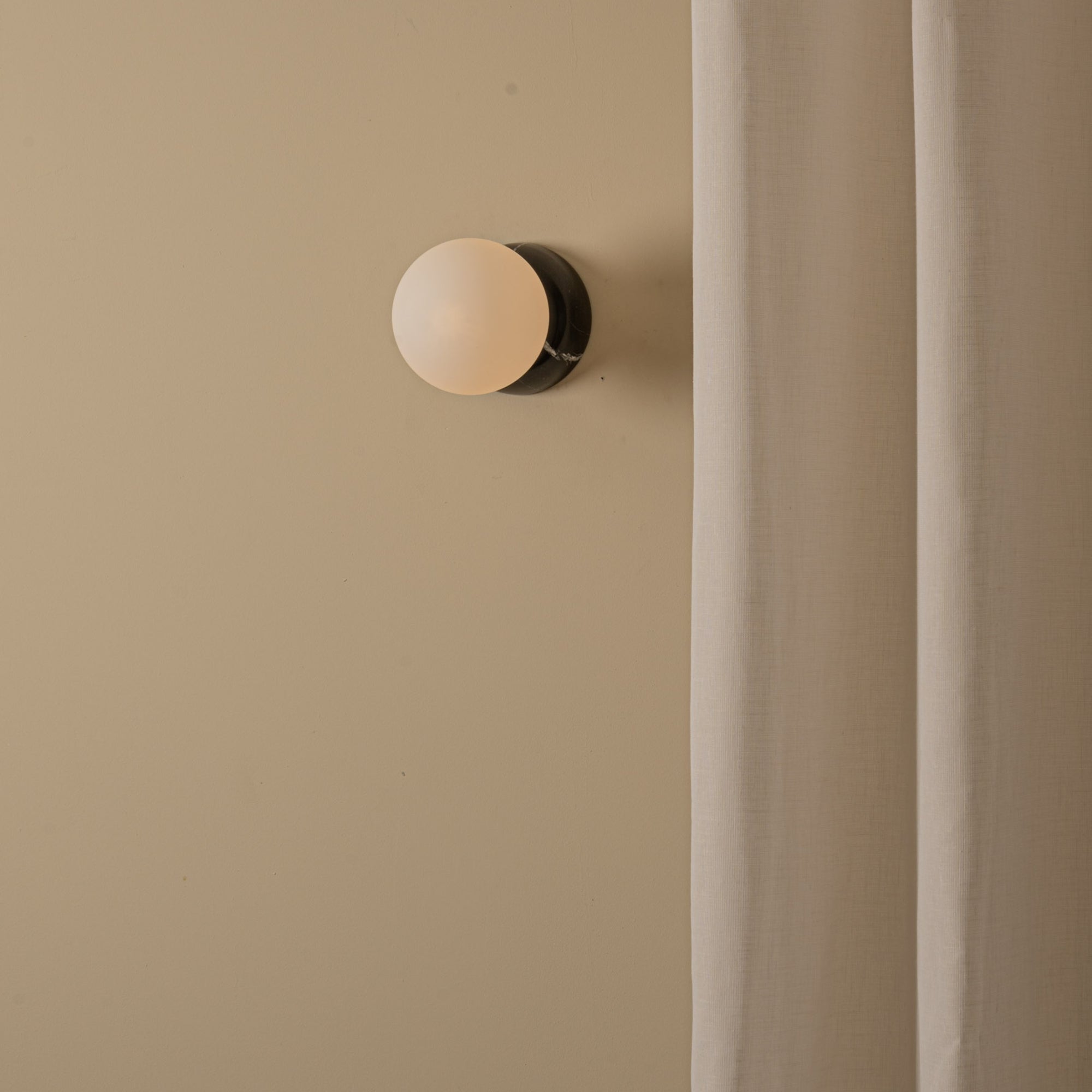 Eklipso Wall Light