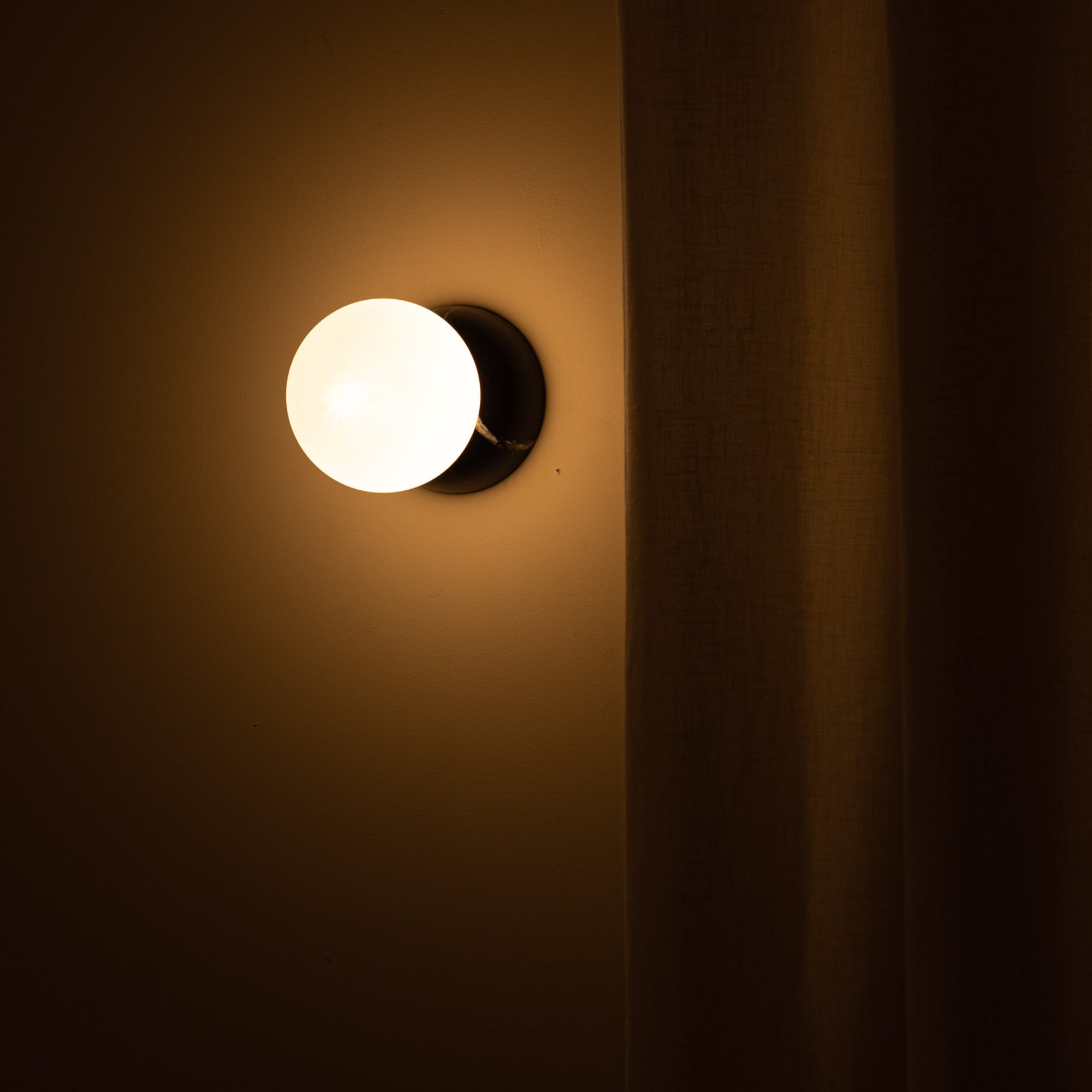 Eklipso Wall Light