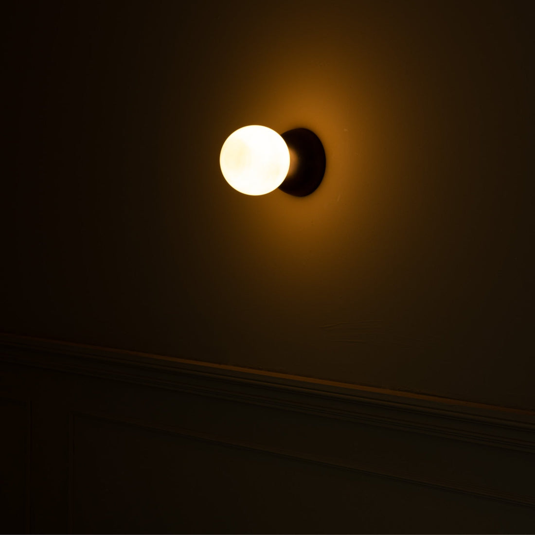 Eklipso Wall Light