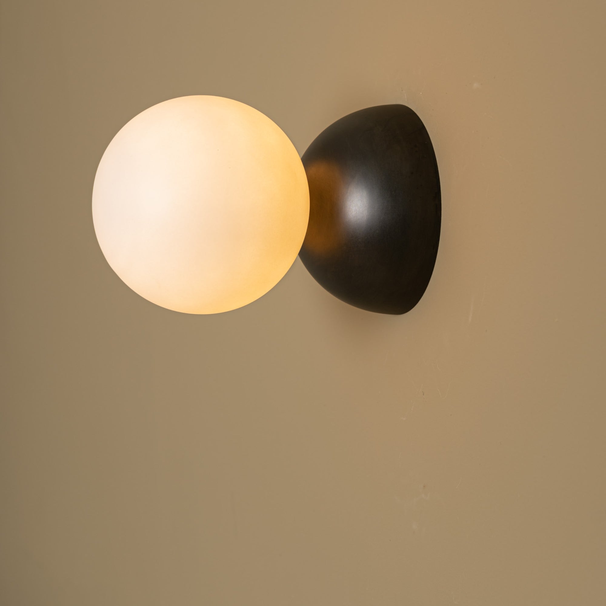 Eklipso Wall Light