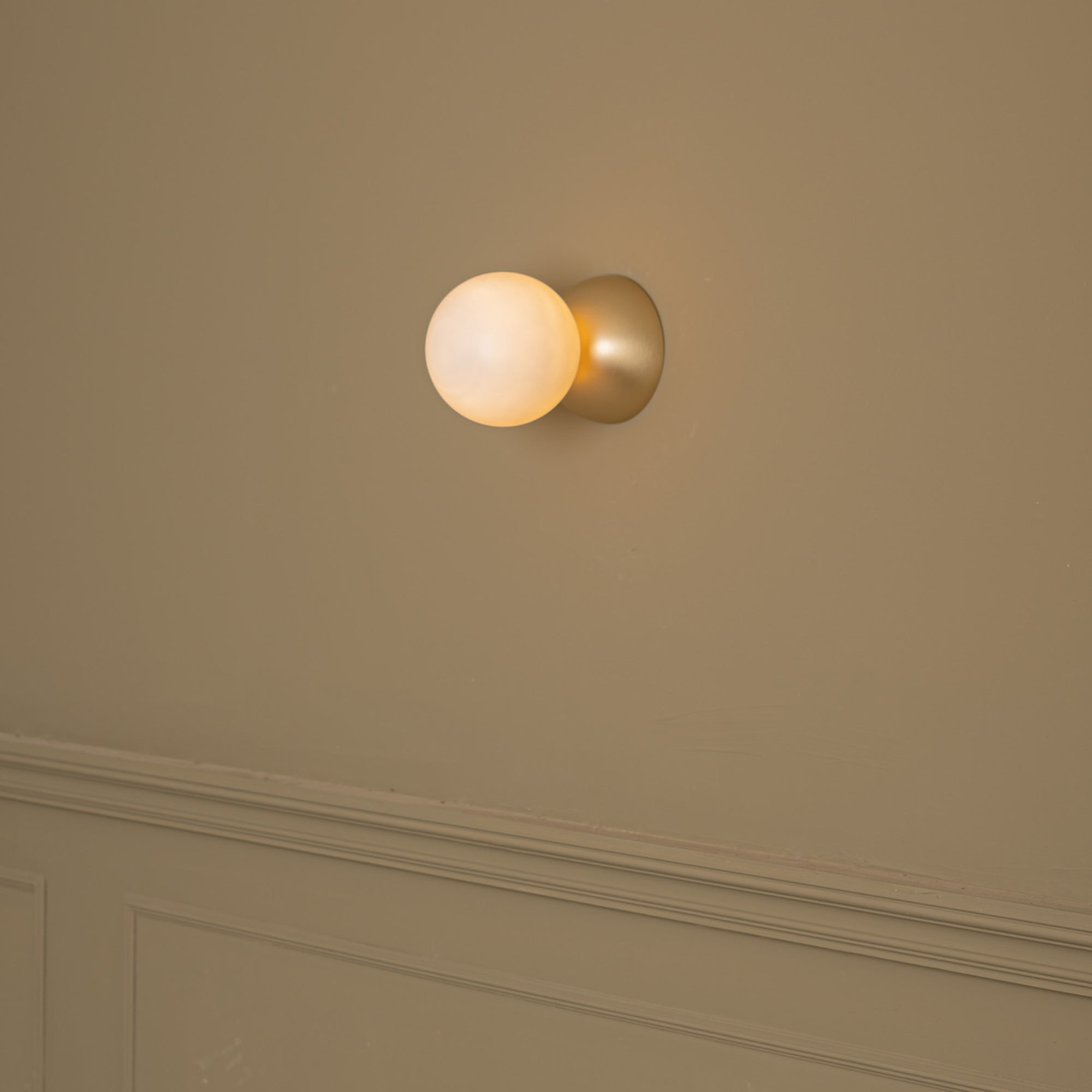 Eklipso Wall Light