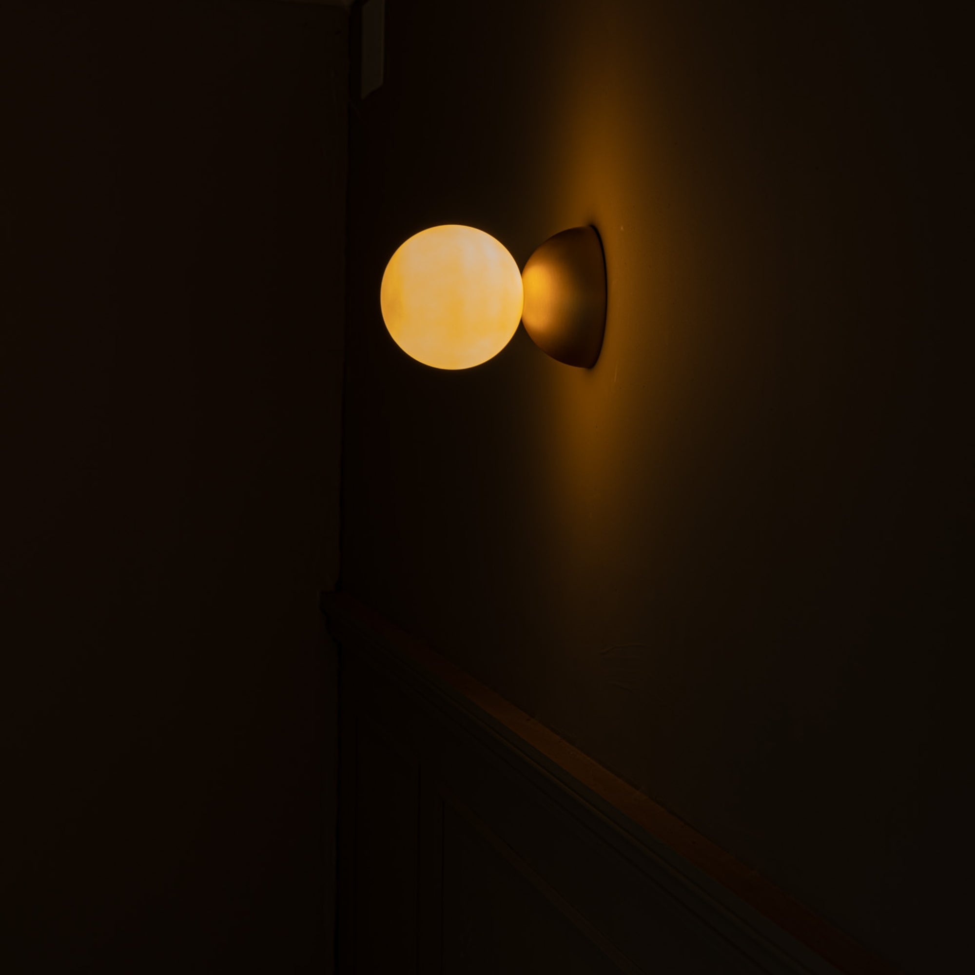 Eklipso Wall Light
