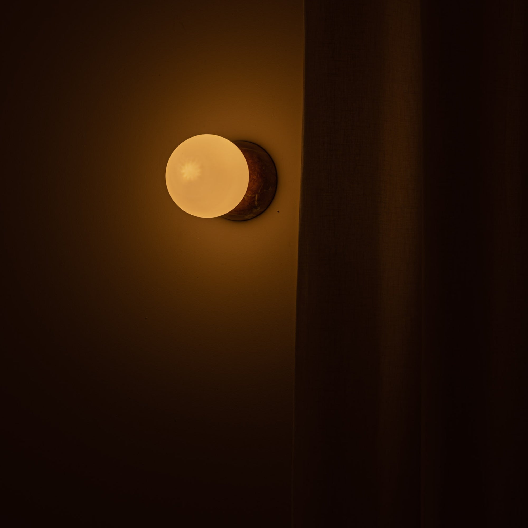 Eklipso Wall Light