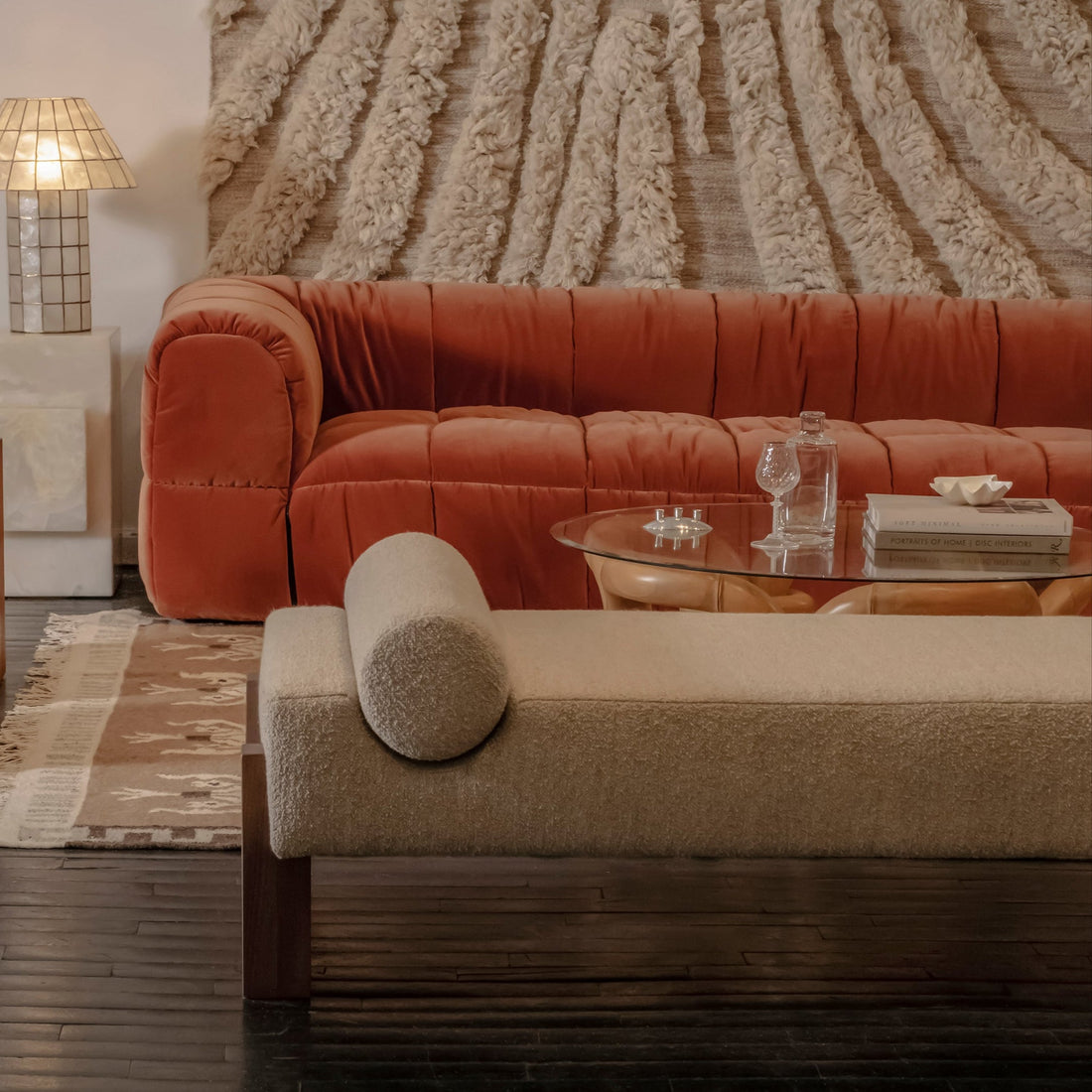 V Day Bed Boucle