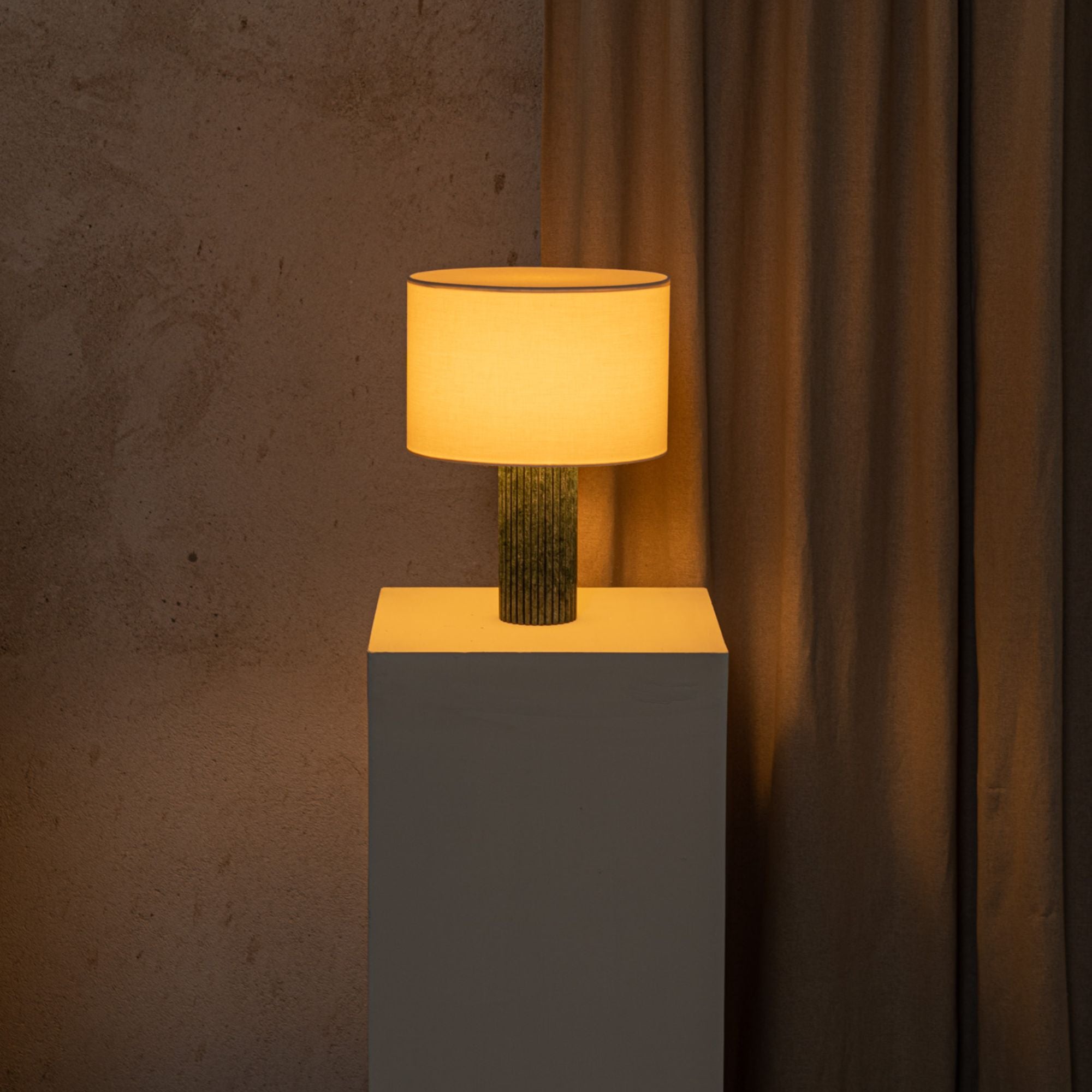 Flutita Marble Table Lamp