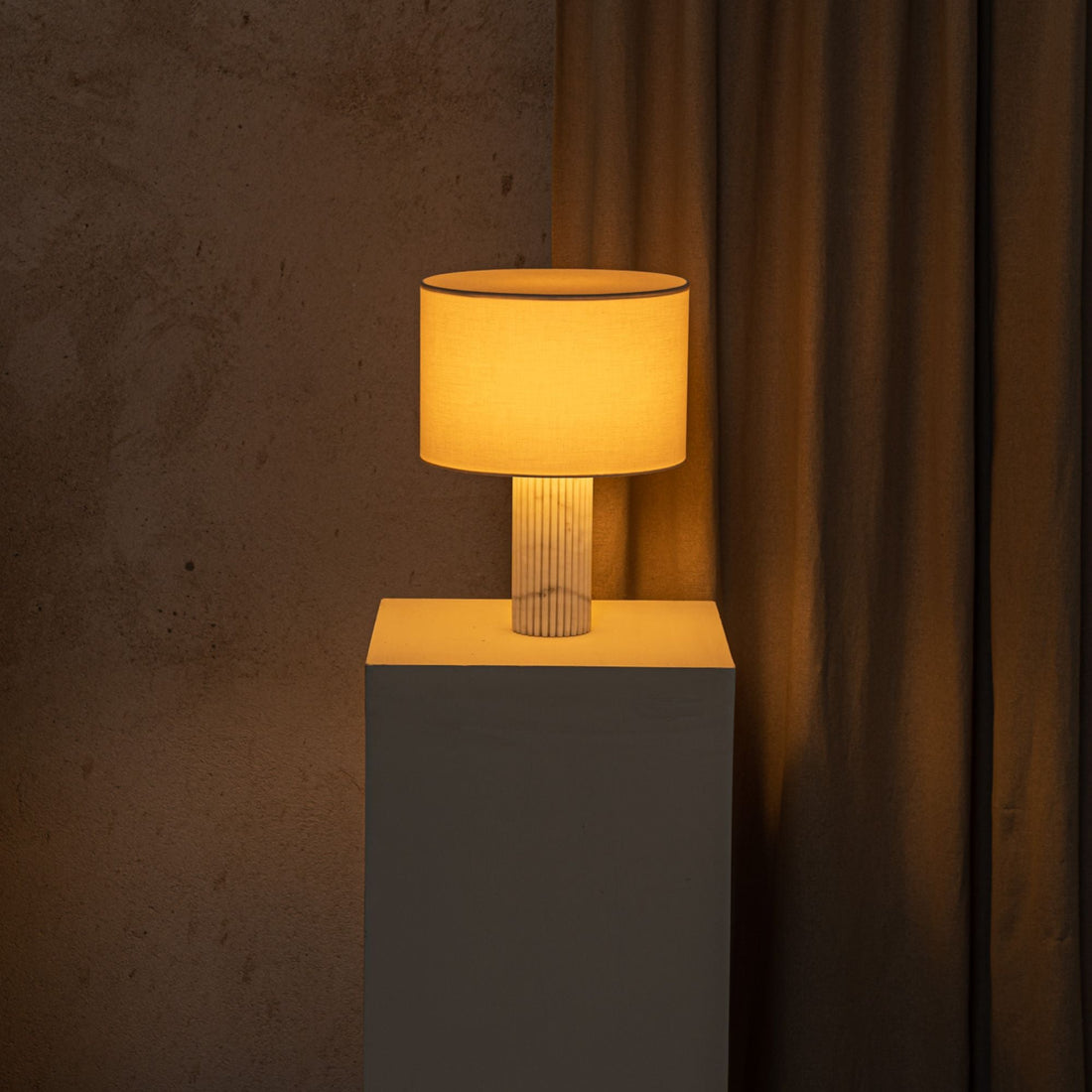 Flutita Marble Table Lamp