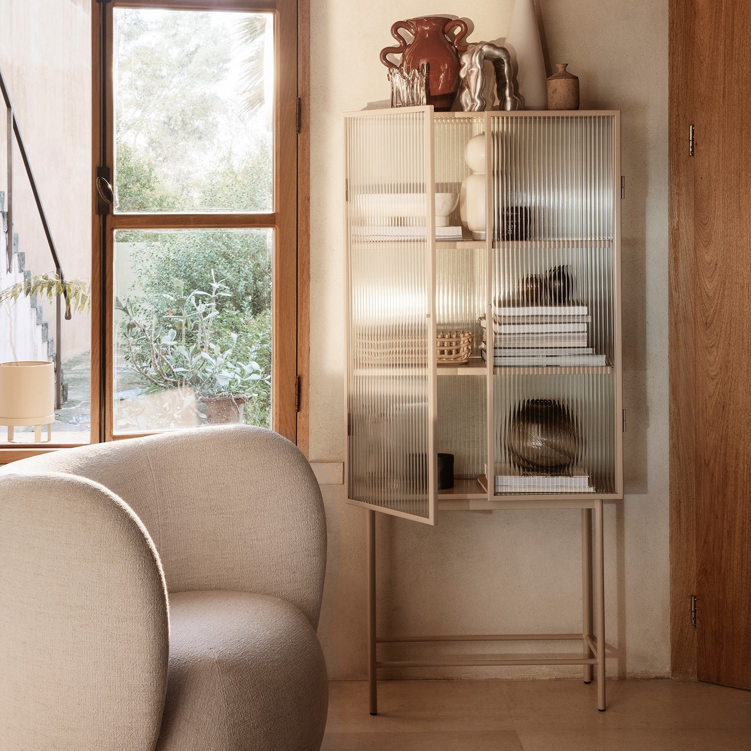 Haze Vitrine - Reeded glass - Cashmere