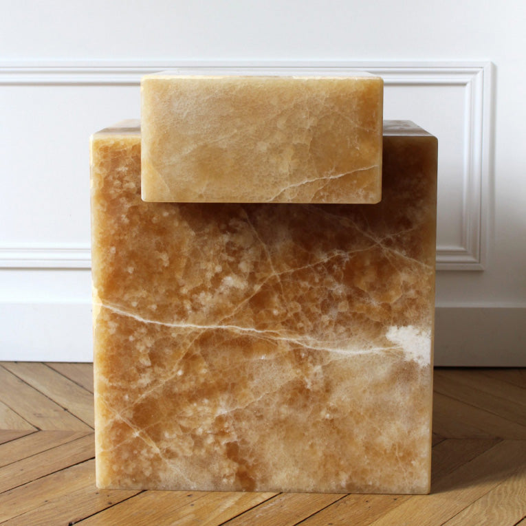 Gaia Honey Onyx Table