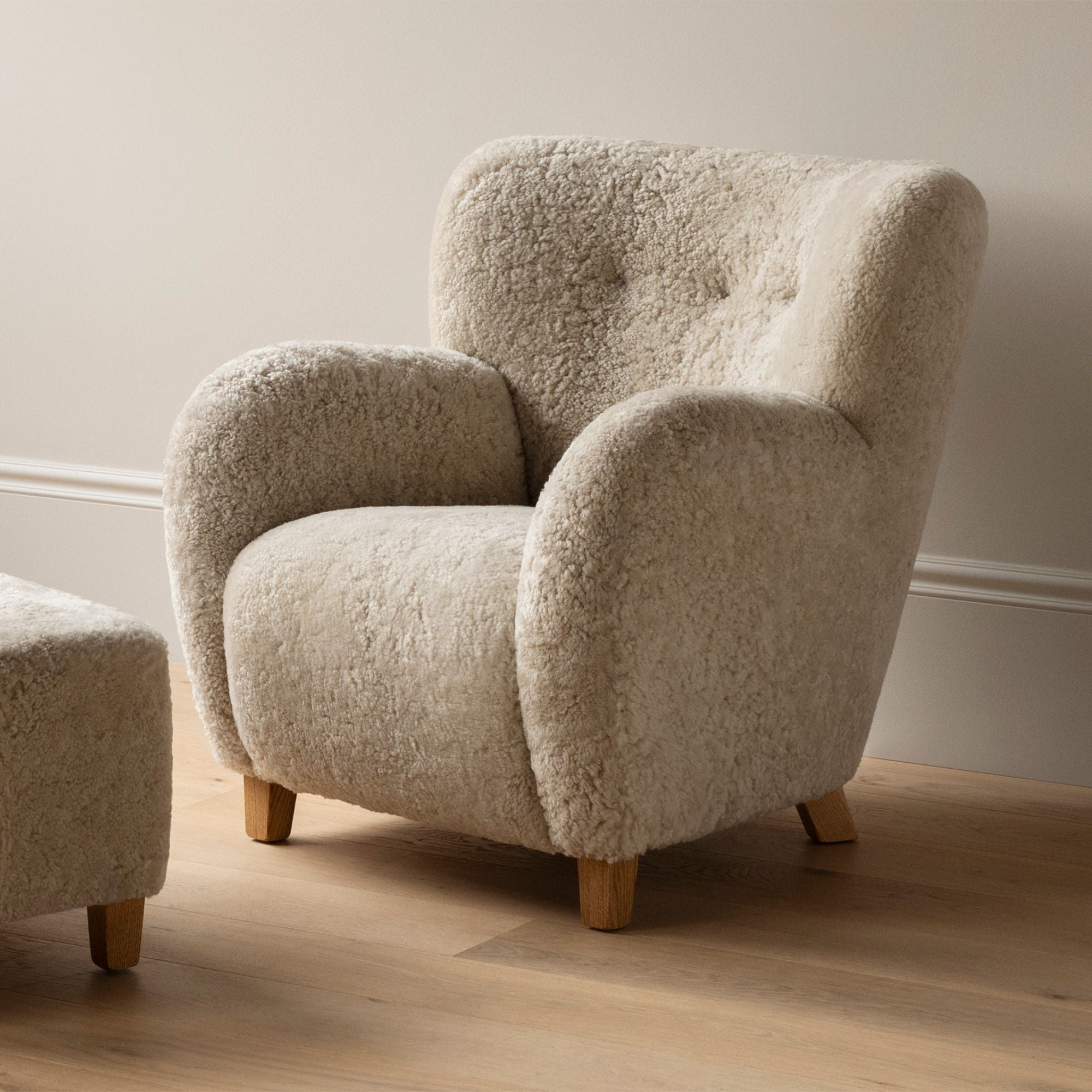 Karu Chair