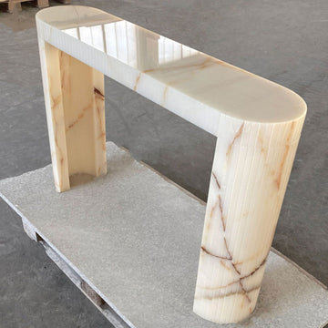 Luna Shell Onyx Console