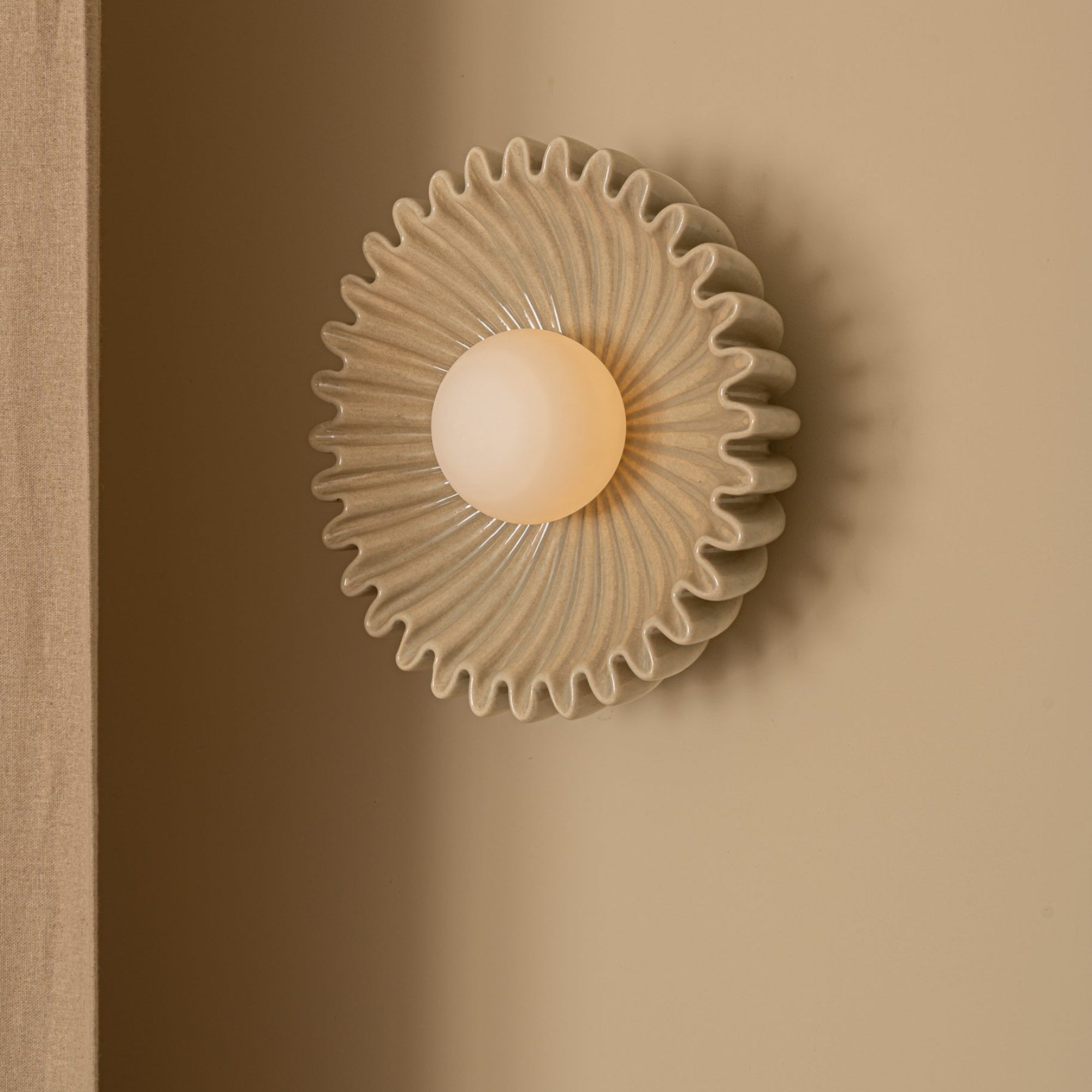 Ostro Wall Light