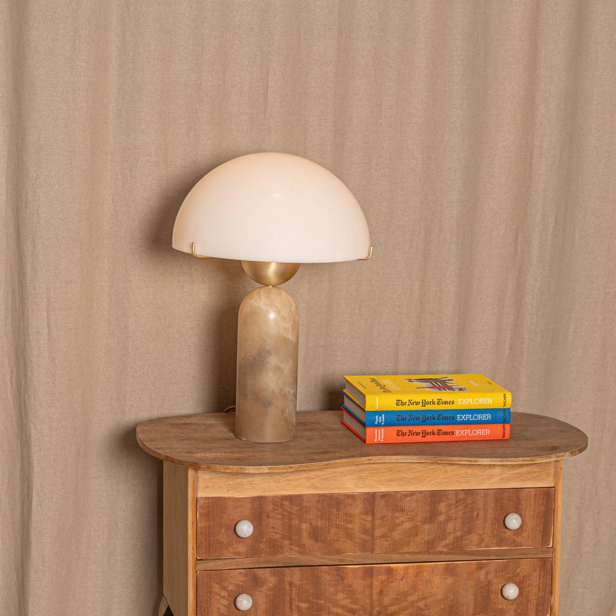 Peono Alabaster Table Lamp