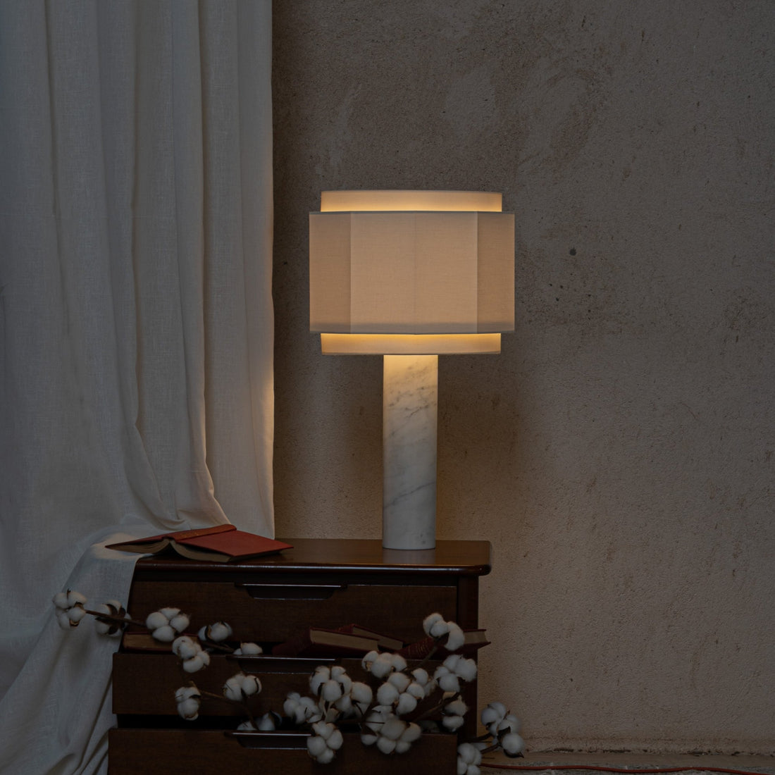 Pipo Okla White Marble Table Lamp