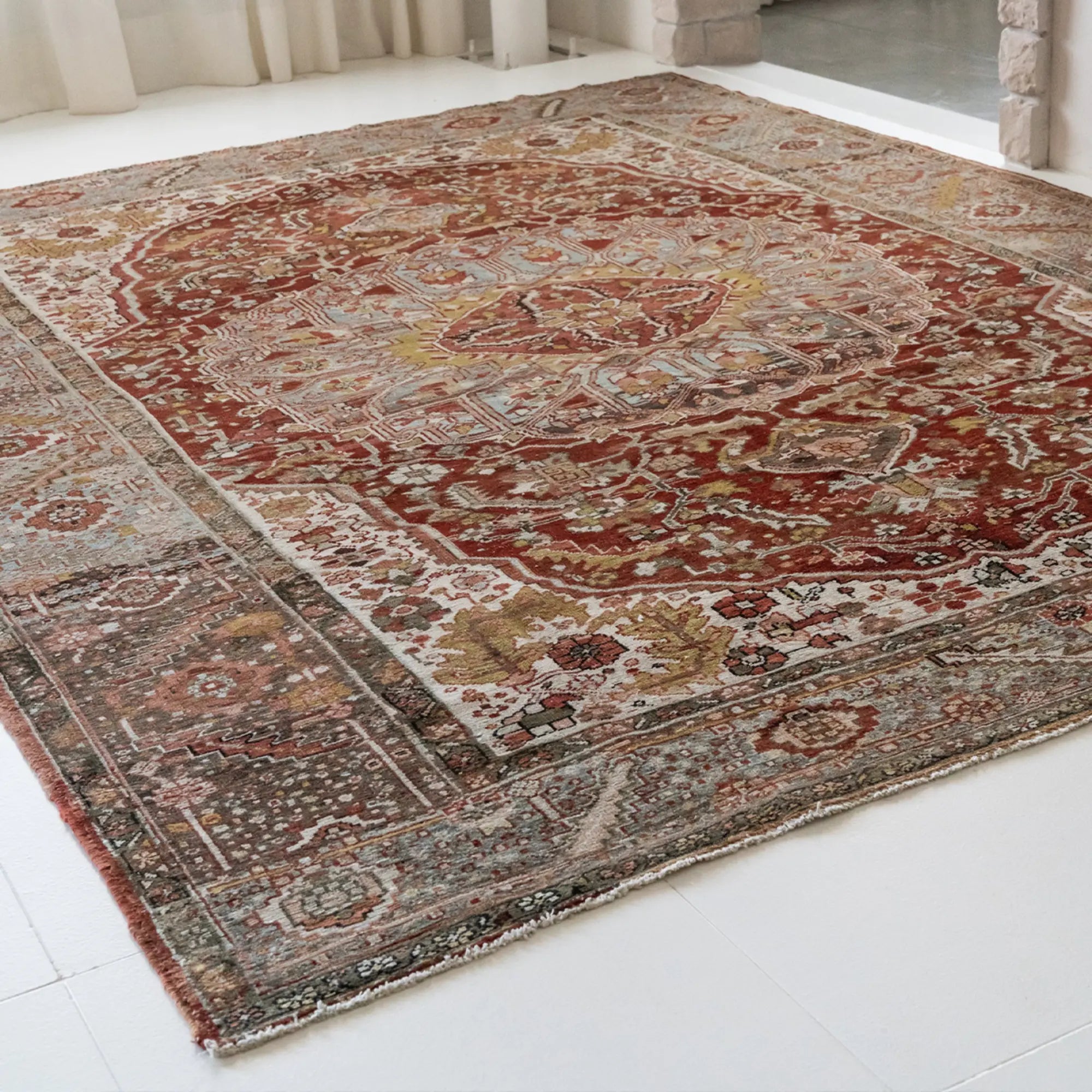 Rialto Area Rug - Vintage