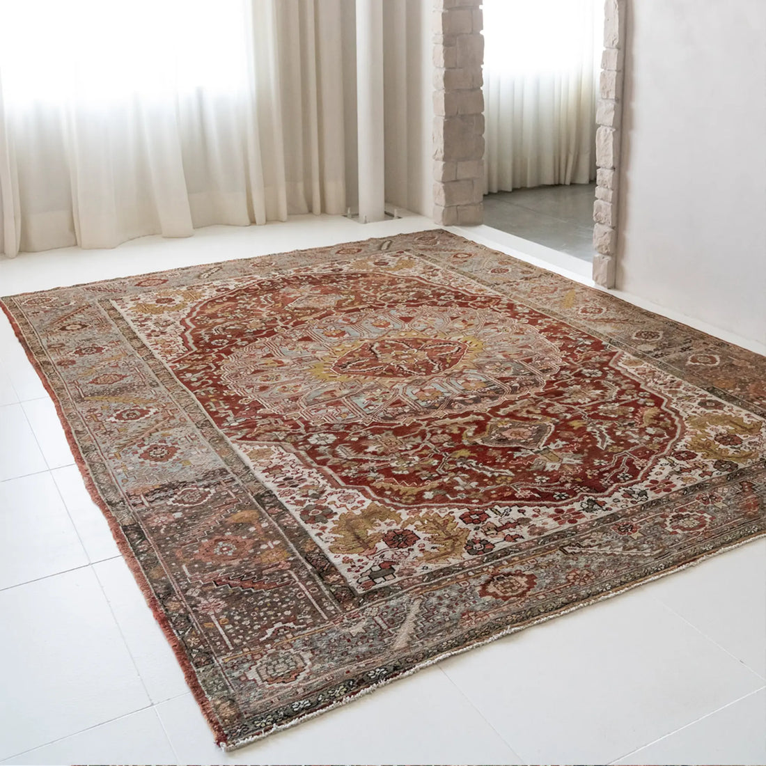 Rialto Area Rug - Vintage