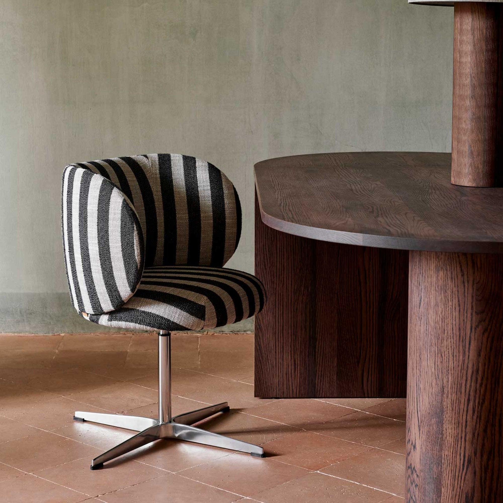 Rico Dining Swivel Louisiana CAL117 - Sand/Black