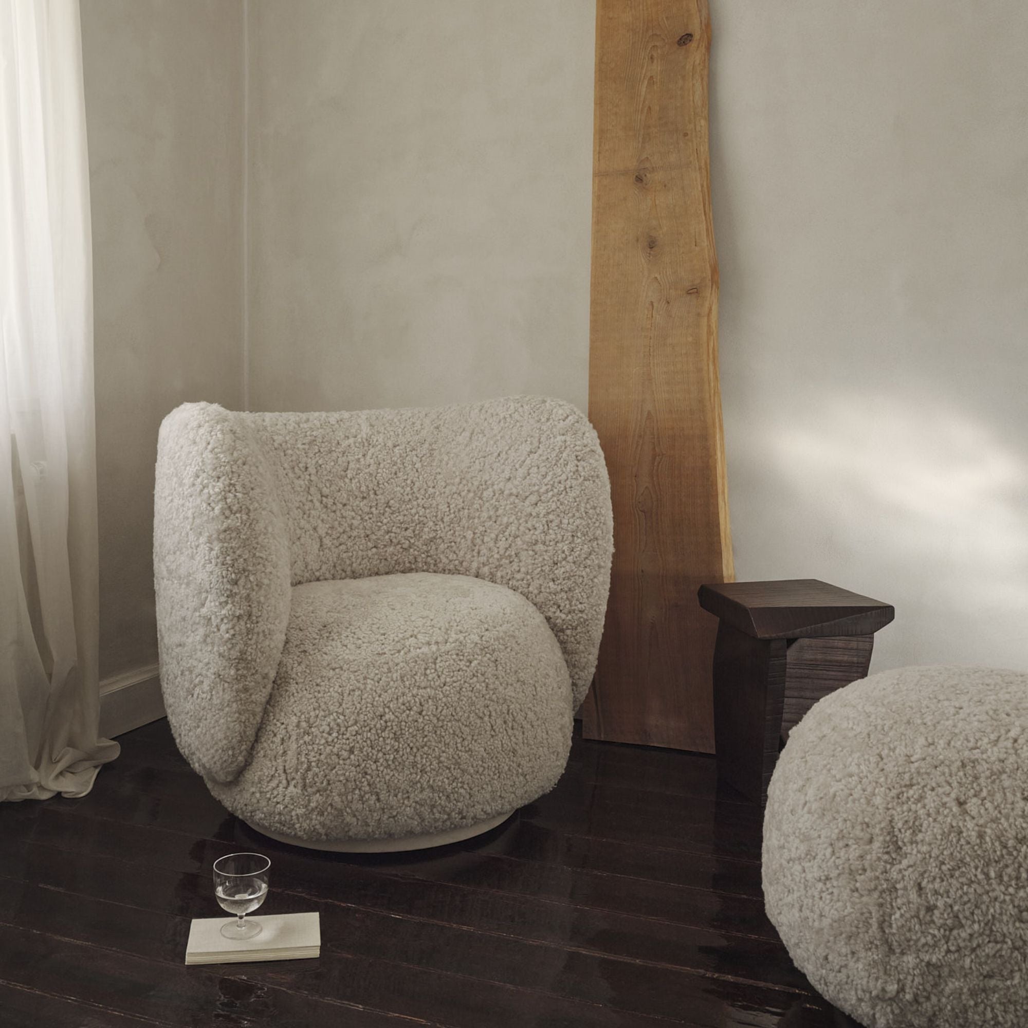 Rico Lounge Chair - Sheepskin - Moonlight
