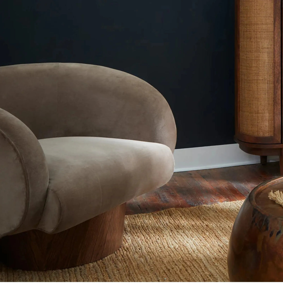 Rima Swivel Chair