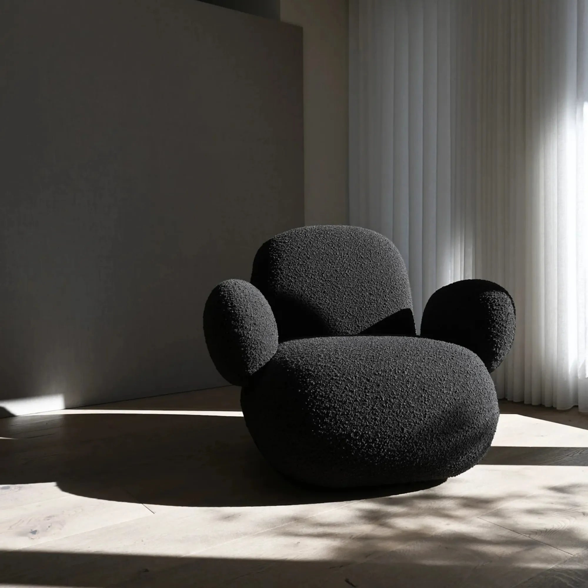 Toe Flat Armchair