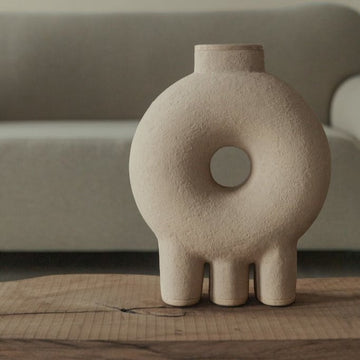 Kumanec Three-Legged Vase