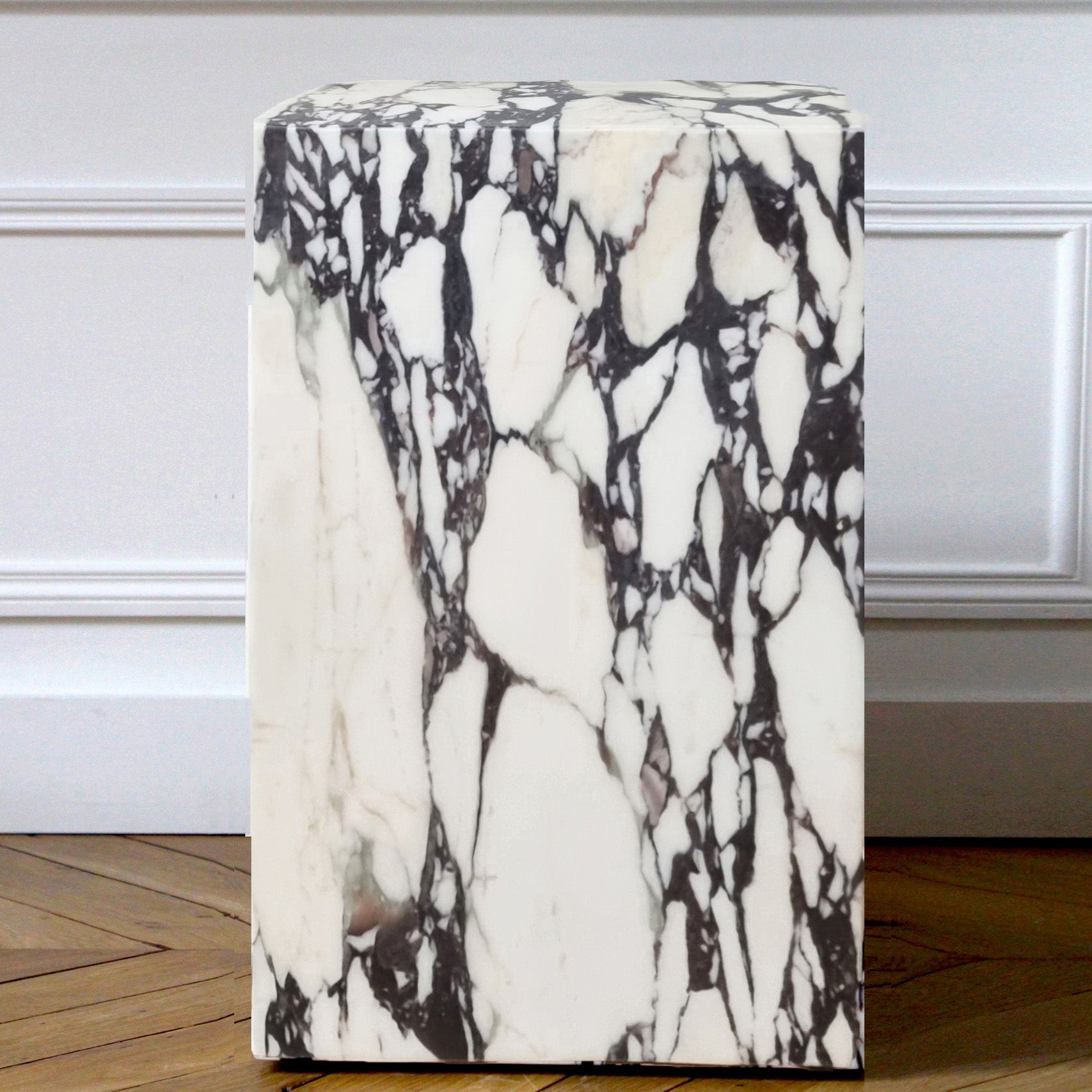 Viola Plinth Table