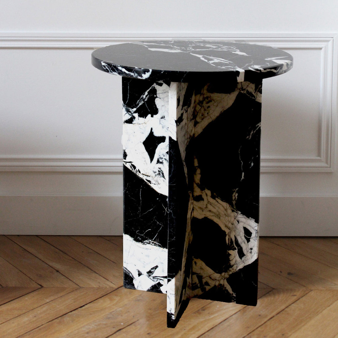 Rosie Grand Antique Table