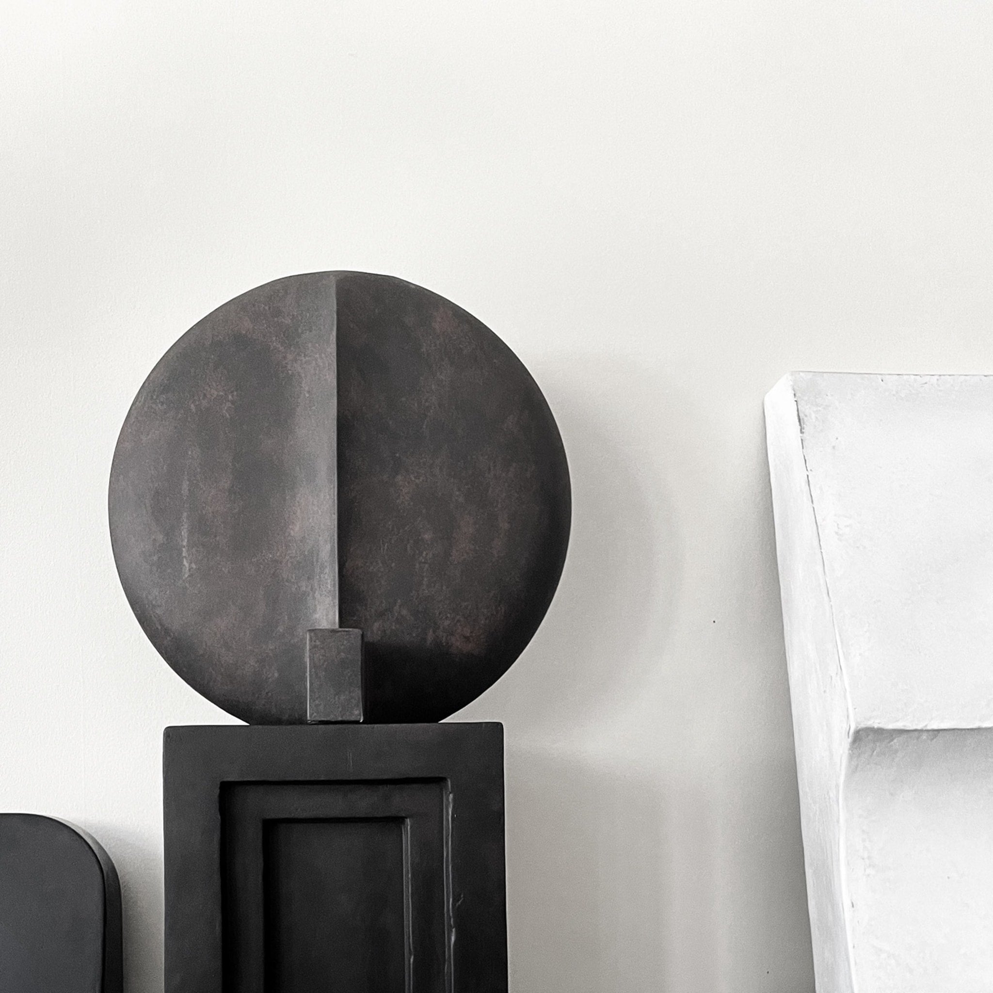 Guggenheim Vase, Big - Coffee