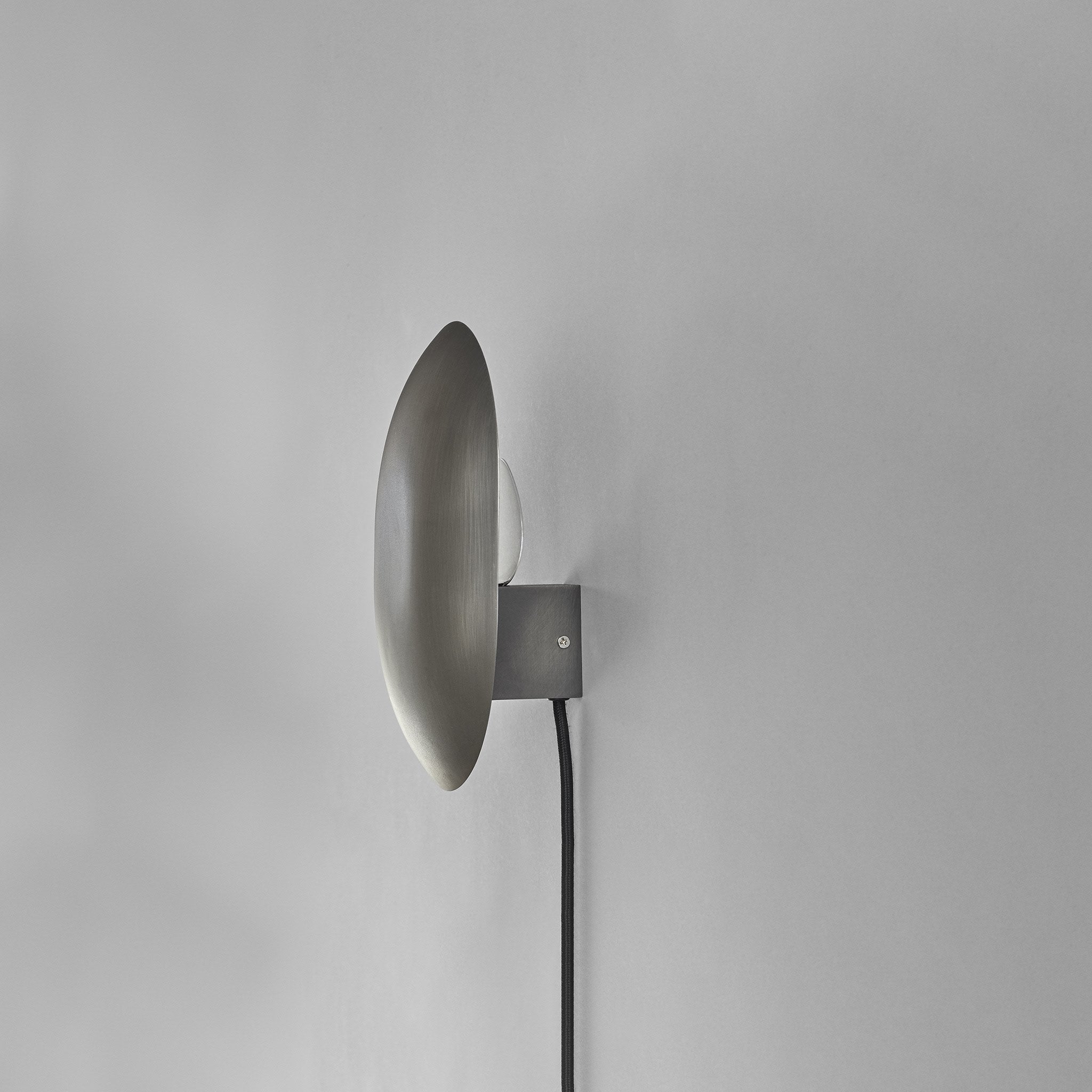 Clam Wall Lamp