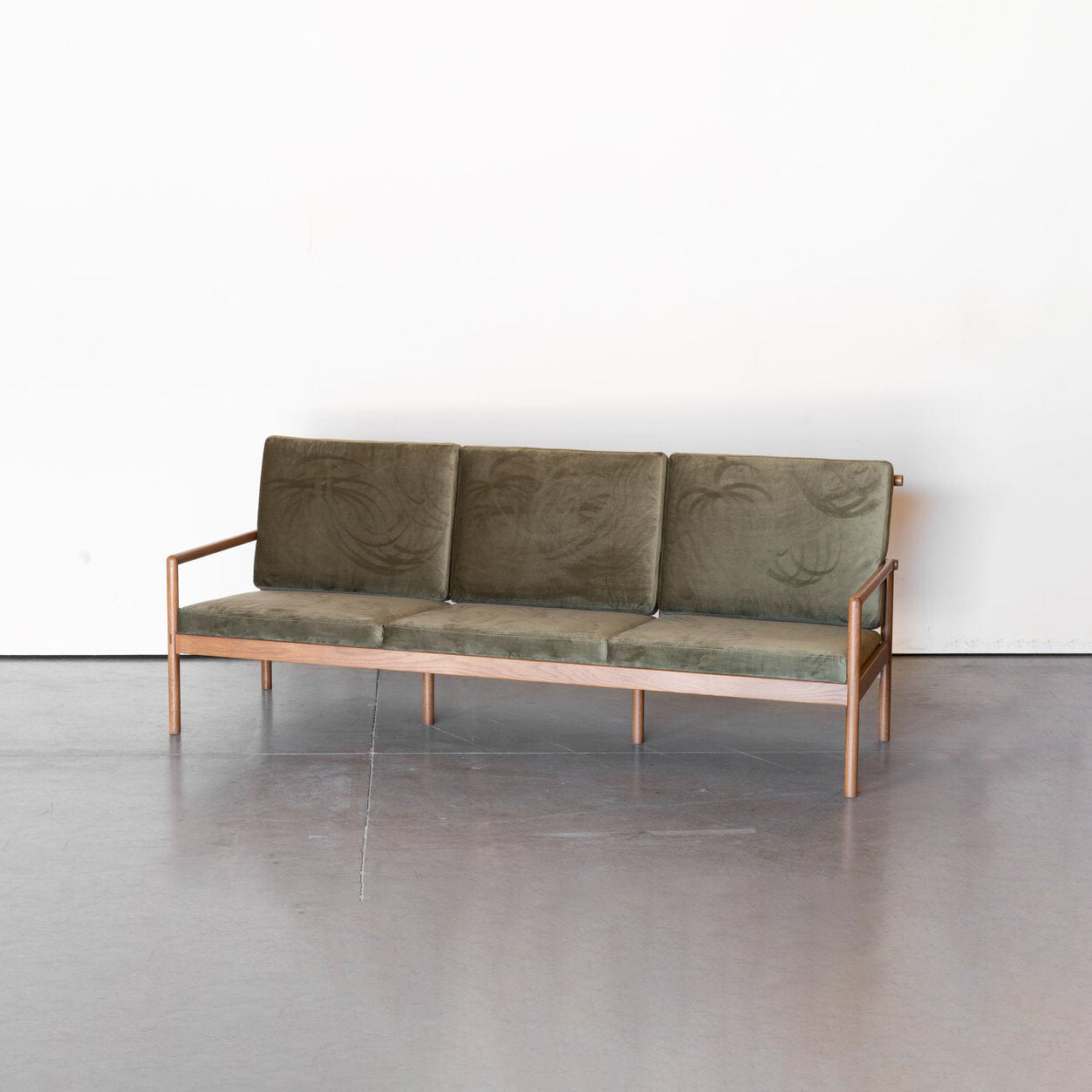 Ten Sofa