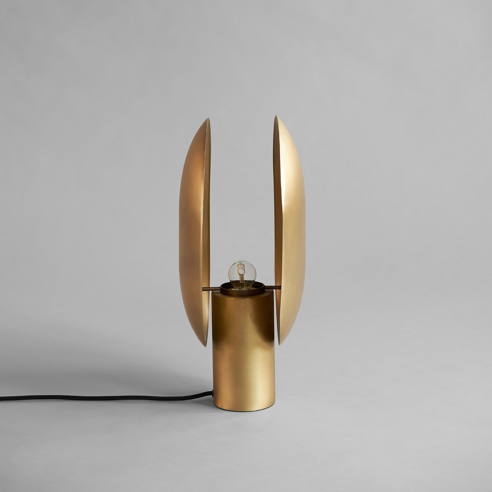Clam Table Lamp